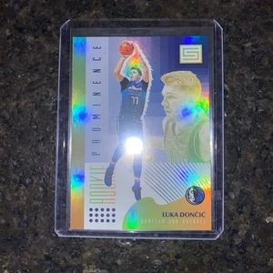 2018-19 Panini Luka Doncic Prominence Rookie Card